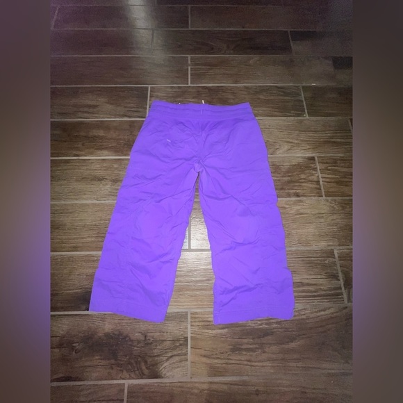Lululemon women’s dance studio cropped pants - Picture 2 of 3